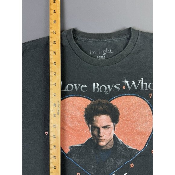 Rare Vintage Y2K Twilight Movie Edward Cullen Boys Who Sparkle Black Tee Movie - Picture 5 of 5